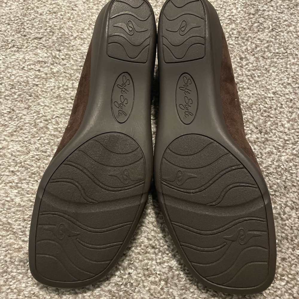 Soft Style Hush Puppies Memory Foam Wedges - image 5